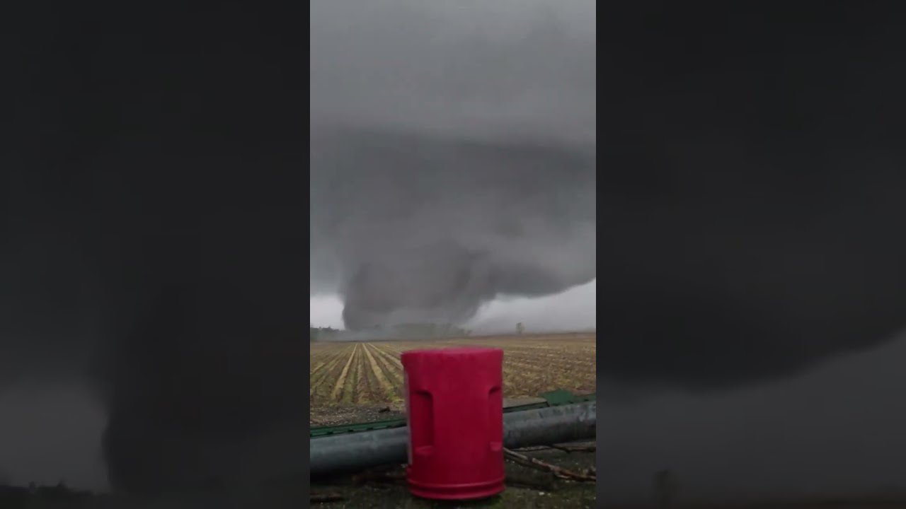 Family Shelters From HUGE TORNADO In Lake City Arkansas