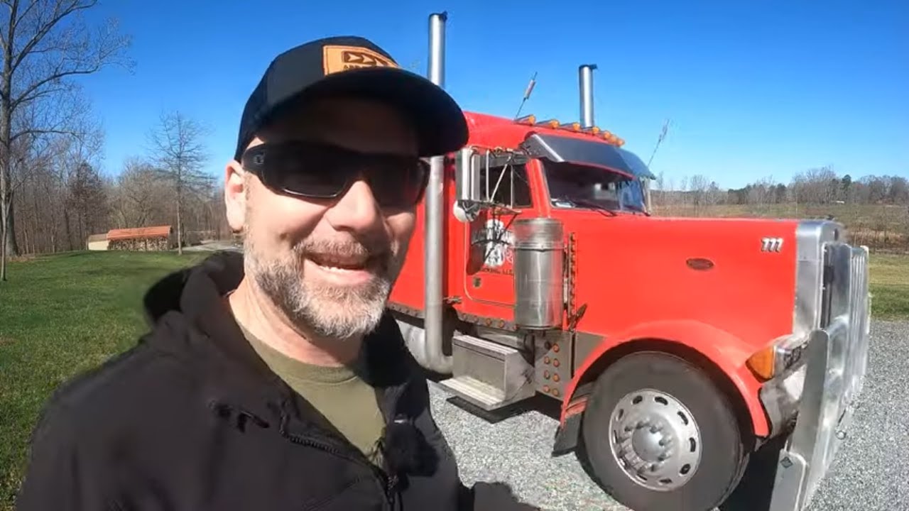 Mega Trucker BIG RIG! Special delivery to the farm! 