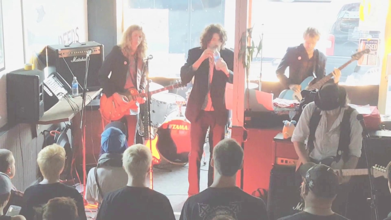 Chase the Bear @ Vinyl Envy: Pockets Full Of Change / Smile - Chase the Bear's first two songs in their debut performance at Vinyl Envy in Victoria, BC on 7/27/17
