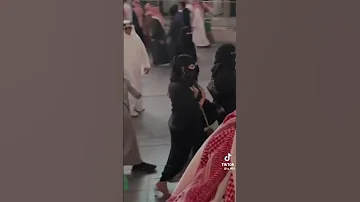 شاعر اماراتي جاب العيد يوم شاف هذه البنت 