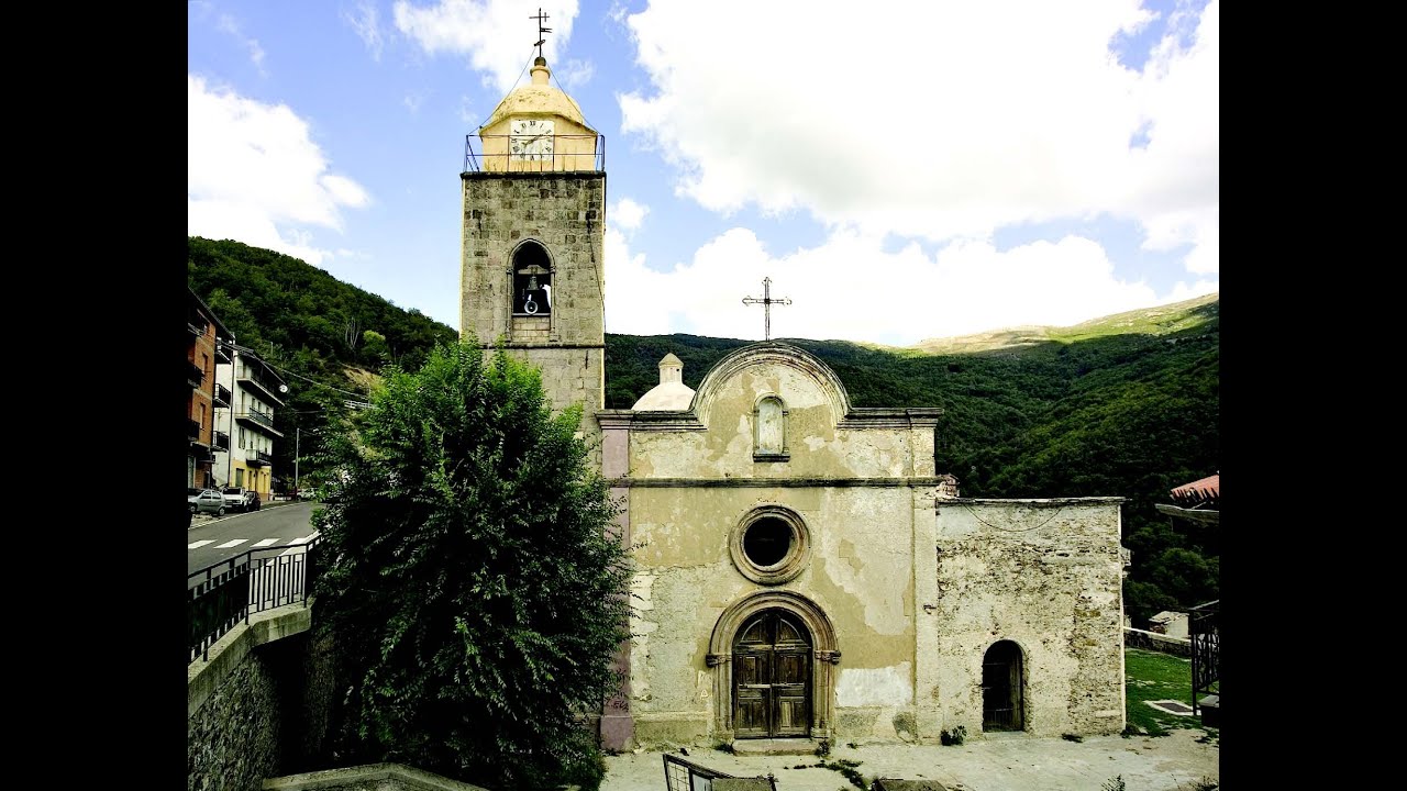 Desulo 9 settembre 1989, canto a mutos, Onali e Cuccu, alla fisarmonica Corgiolu  .