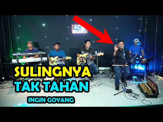 Lagu ini membuat pemain suling Joget2 sendiri u0026 bikin lupa hutang 😁 (cek sound) class=