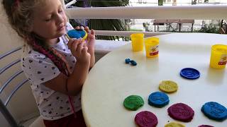 Пластилин Плей До. Play Doh детский пластилин. Учимся лепить из разноцветного пластилина.