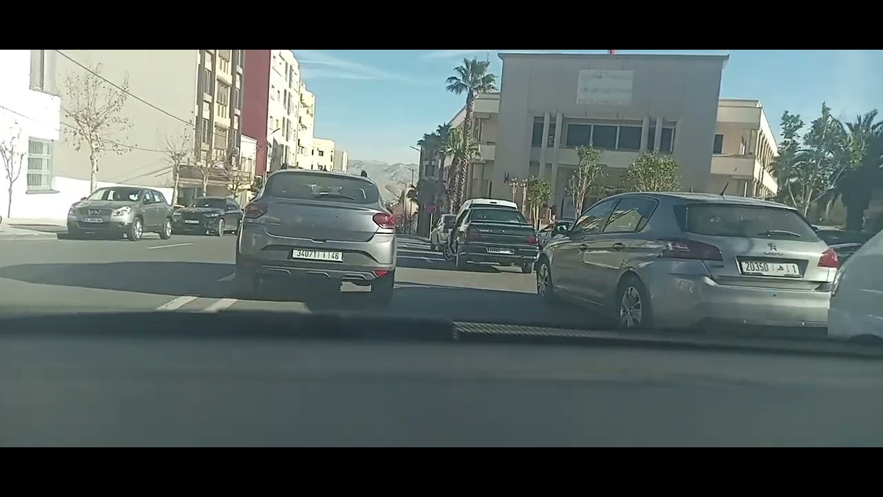 في شوارع مدينة تازة واعادة اصلاح الشوارع