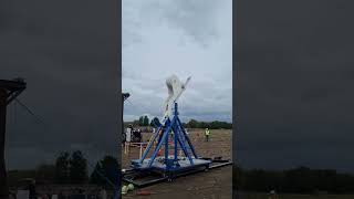 Требушет #требушет #trebuchet #середньовічназброя #medievalengineering #siegeweapons