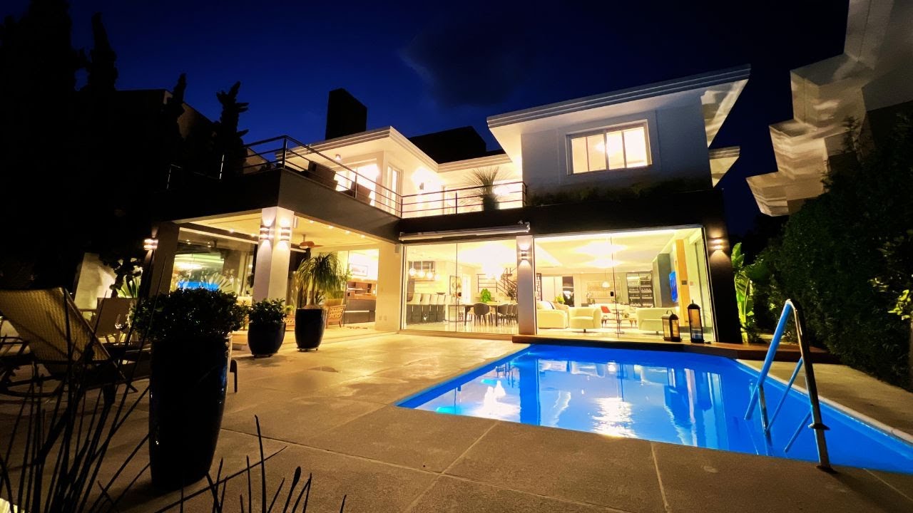 A MANSÃO COM A VISTA MAIS INCRÍVEL DO LAGO FINAMENTE MOBILIADA E DECORADA