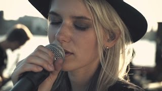 VICTORIA. - &quot;Magnetisch&quot; (live @ BoatSessions)