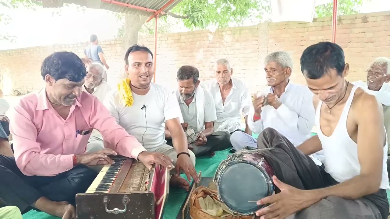 देहाती सुंदर कीर्तन। बिन भजन के जगत में प्राणी मोक्ष पाने के काबिल नहीं हैं। गायक कैलाश ढोलक मास्टर।