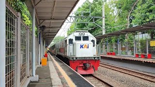 di klason Om masinis, kereta melesat kencang menuju stasiun tujuan #railfans #kai