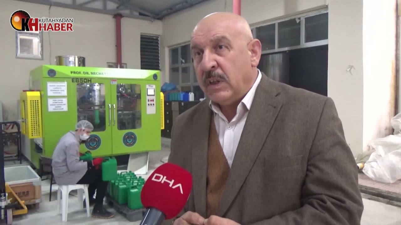 Lise öğrencileri, her gün 6 bin plastik bidon üretiyor