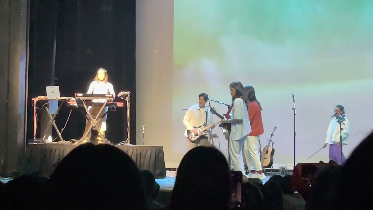 Ben&Ben - Doors (partial - Pat Solo, Keifer singing) LIVE @ Fox Theatre, Redwood City, CA - 10.23.22