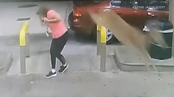Deer kicks Georgia woman in the head at gas pump | ABC7