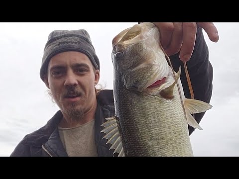 Big Bass at the end! Slow winter fishing