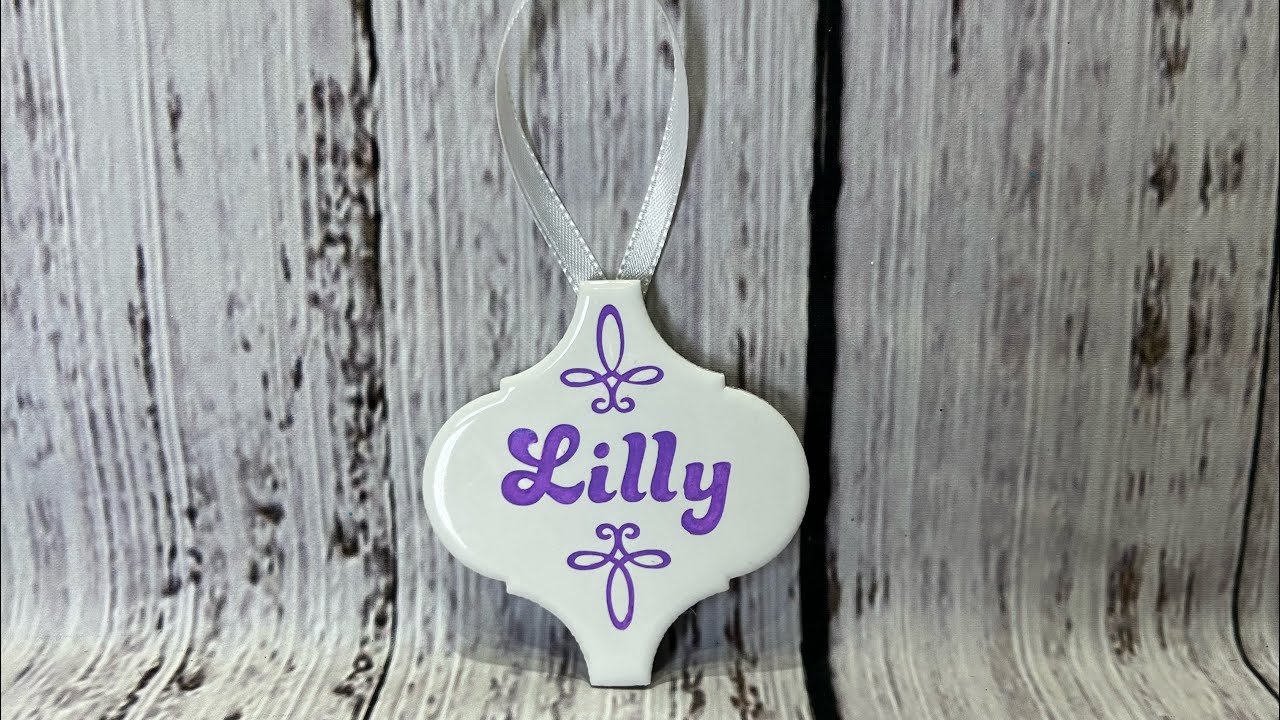 YOU HAVE TO SEE THIS! CHRISTMAS ORNAMENT USING AN ARABESQUE TILE, AMOUR ETCH AND  PAINT MARKERS 🎅