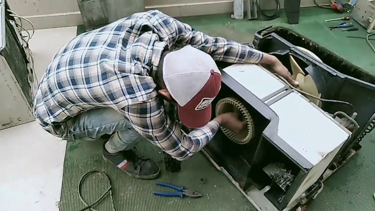 window ac service at home.window ac service करना सिखें। - YouTube