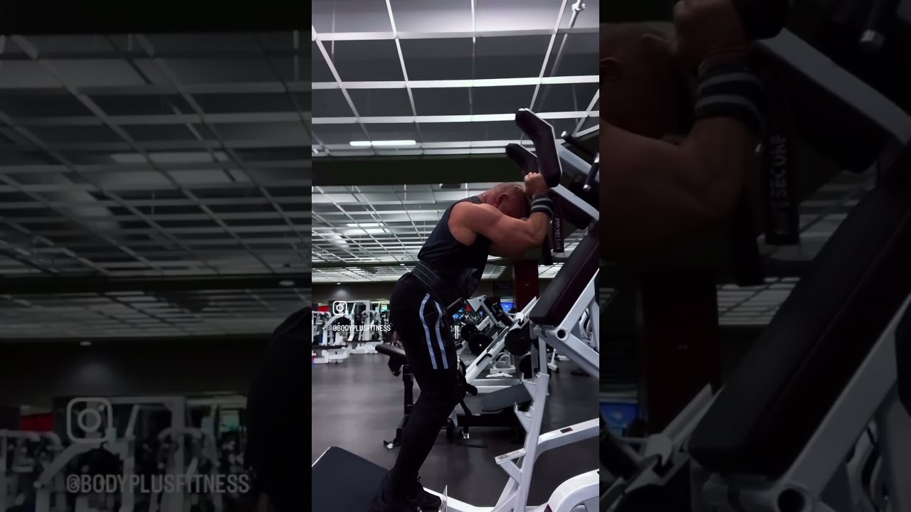 Think out of the box, try doing some triceps on the squat machine #workout #triceps #muscle #pump