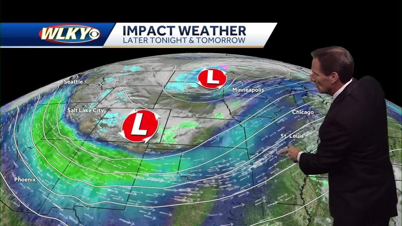 Scattered showers and few storms on the way... - YouTube