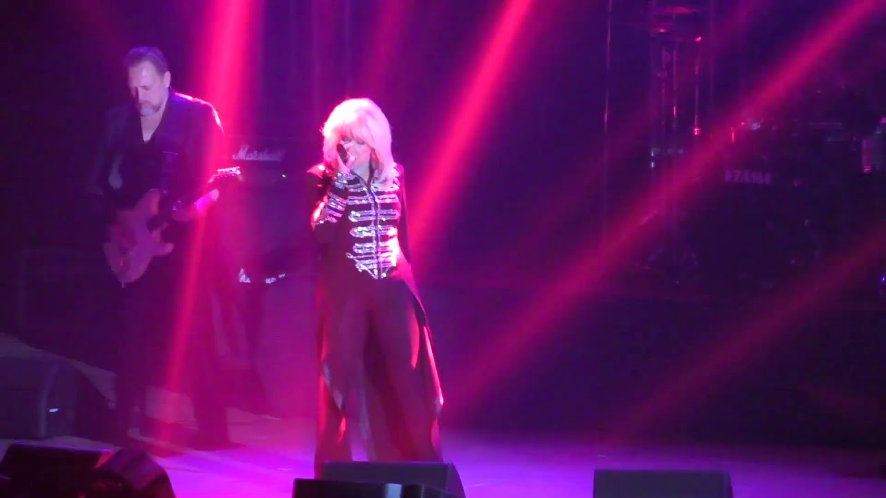 Ирина Аллегрова "Любовь - жадная дура" Карелия, Кондопога - YouTube