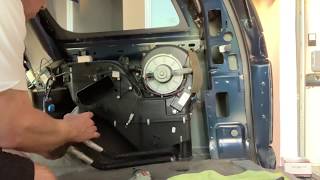 2005 GMC Yukon rear AC blend door actuator
