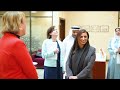 أخبار الدار بدور القاسمي تلتقي أعضاء الهيئة التدريسية والإدارية للجامعة الأميركية