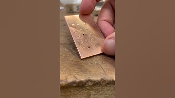 Learning flush setting at London Jewellery Workshop