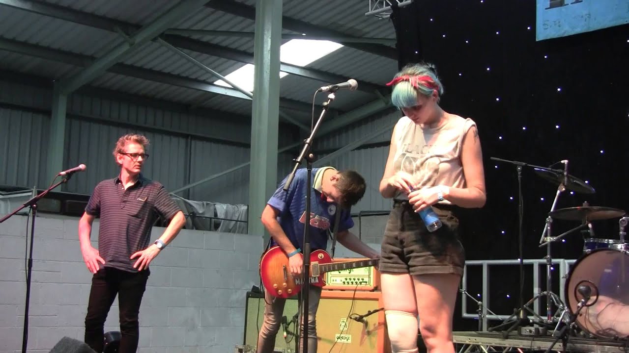 JOANNA GRUESOME + DEAN WAREHAM - Tugboat (Live @ Indietracks) (26-7-2014)