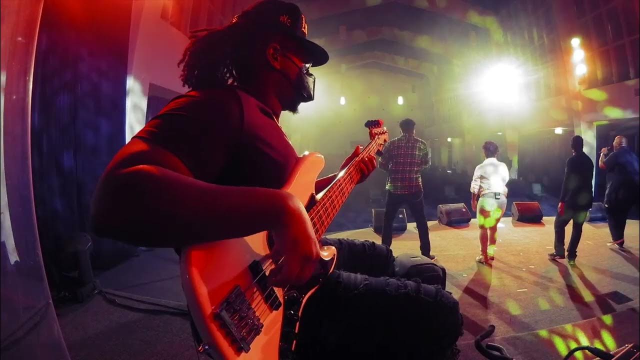 AWESOME GOD - GERALD & TAMMI HADDON - BASS COVER (BASS CAM) AWESOME GOD - GERALD & TAMMI HADDON - BASS COVER (BASS CAM)