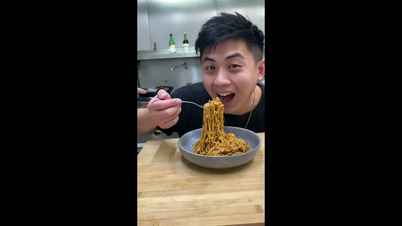 HOW TO MAKE FLYING NOODLES 
