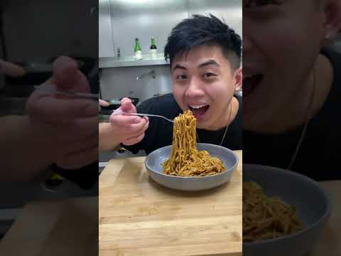 HOW TO MAKE FLYING NOODLES?! - YouTube