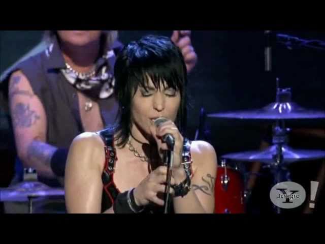 Joan Jett - Do You Wanna Touch Me / Androgynous ( Live ) class=