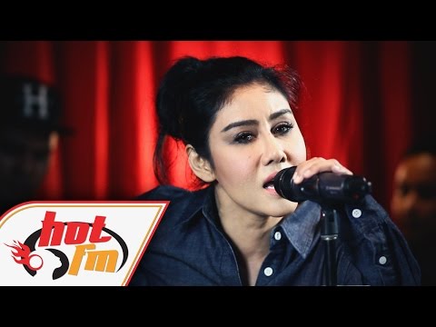 ELLA - ISTIMEWAH (LIVE) - Akustik Hot - #HotTV