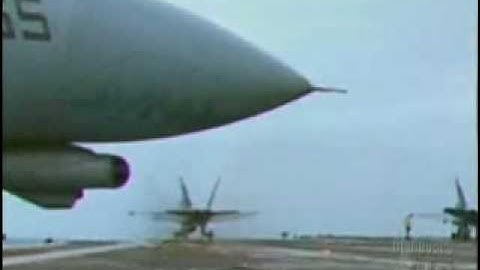 F18 Hornet Accident while landing on aircraft carrier