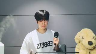 seungmin singing to i like me better by lauv