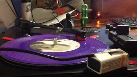 Numark PT01 Scratch - Battery Hack Using a 9v Battery