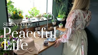 Спокойный весенний день᯽ Медленная жизнь ᯽ Сад, чай из крапивы, кухня с фиалками и выпечка