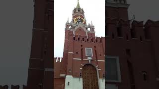 Bell riding Kremlin chimes .
