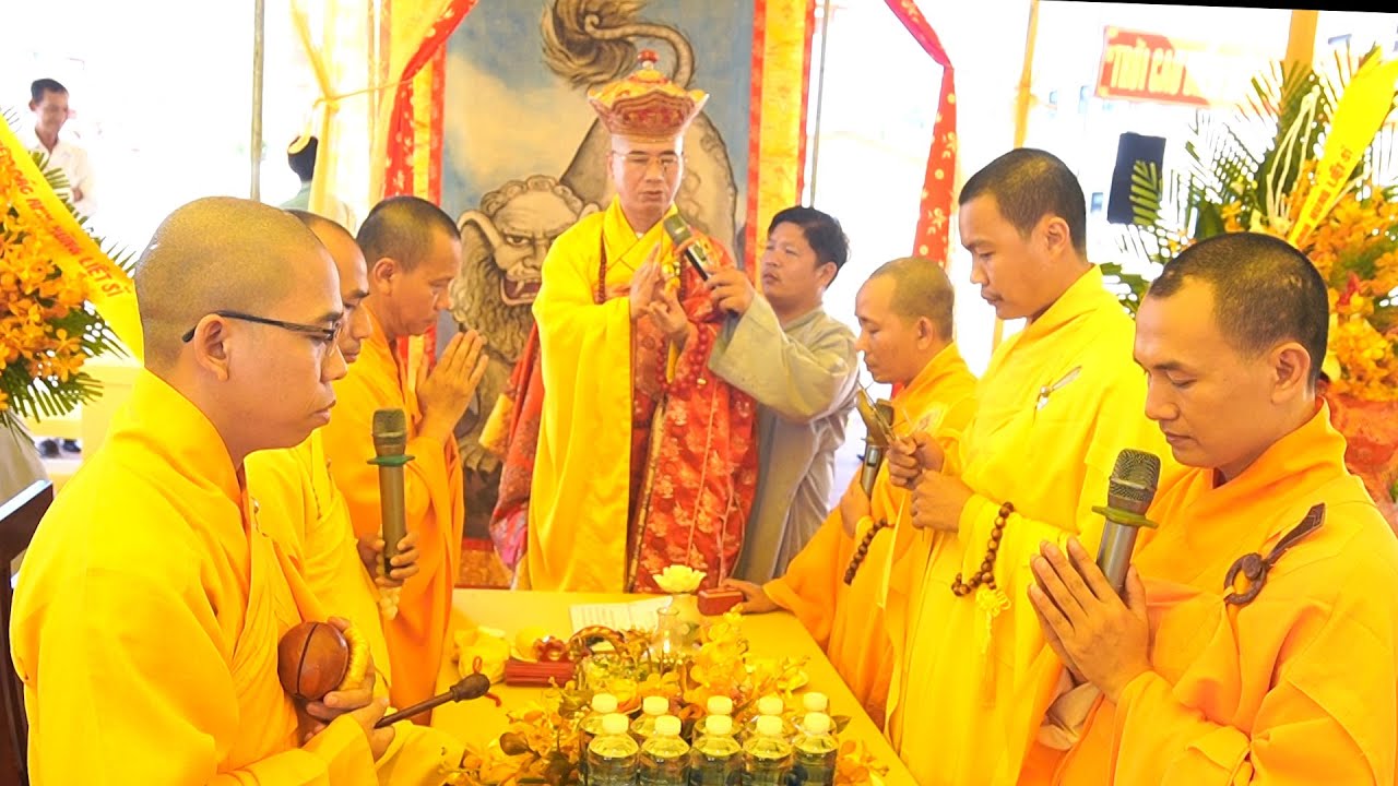 Chẩn tế tại nghĩa trang liệt sĩ xã Phú Hải - Phú Vang - TT Huế