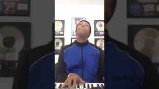 Kevin Bond "We give you glory!!" piano COVER