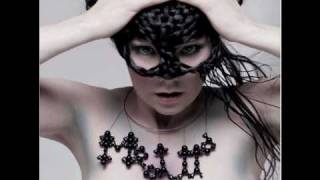 Video thumbnail of "Björk - Who Is It"