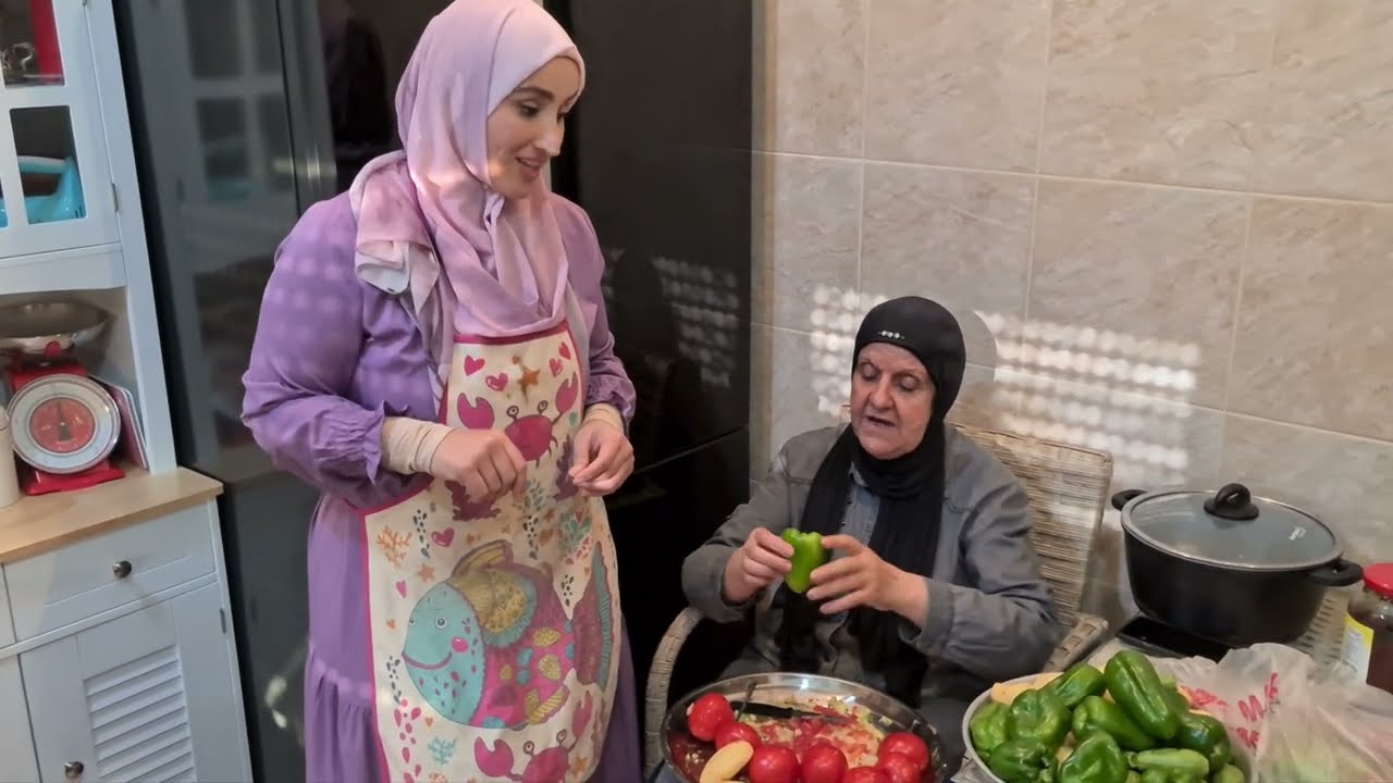 تحدي بين حماتي ورواء وصفة كوكتيل محشي 🥘 كوسا بطاطا جزر فلفل رومي 🍅🥕🥒🥔