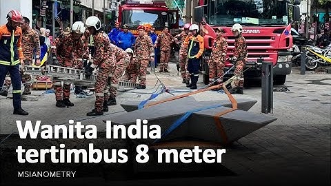 Tanah mendap, wanita jatuh dalam lubang benam di Masjid India