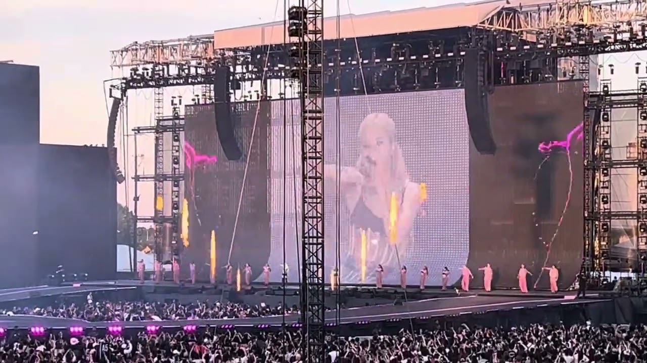 BLACKPINK (블랙핑크) - KILL THIS LOVE [Live] | BLACKPINK WORLD TOUR: ‘DEADLINE’ IN TORONTO - 250723
