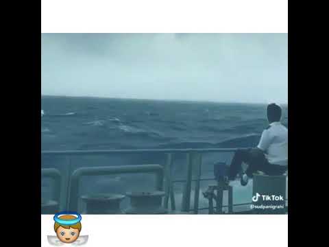 طول مافي الروح عمر ما حاجة تجرحني