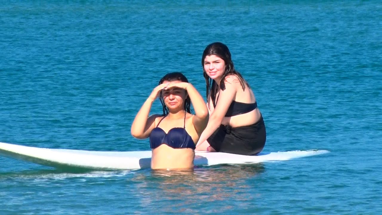 🤣🤣🤣 التونسي كيف العنز ياكل و يصيّح .. يقول ما عنديش و في التفرهيد هو الأول