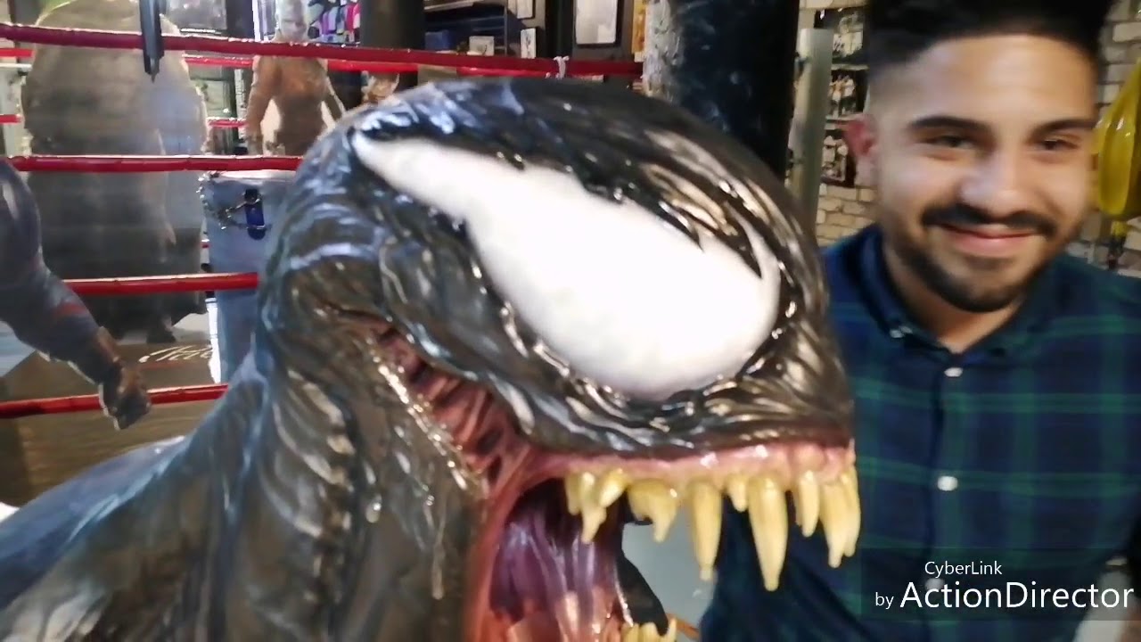 TIENDA HEROES Y DONCELLAS BUSTO LIFE SIZE VENUM SIDESHOW