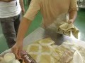 伊良部島ハーブベラ畑で染色体験