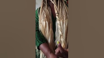 Another method for curling the ends of your braids with thread! 🎥 credit: Follow @braidhairstyle