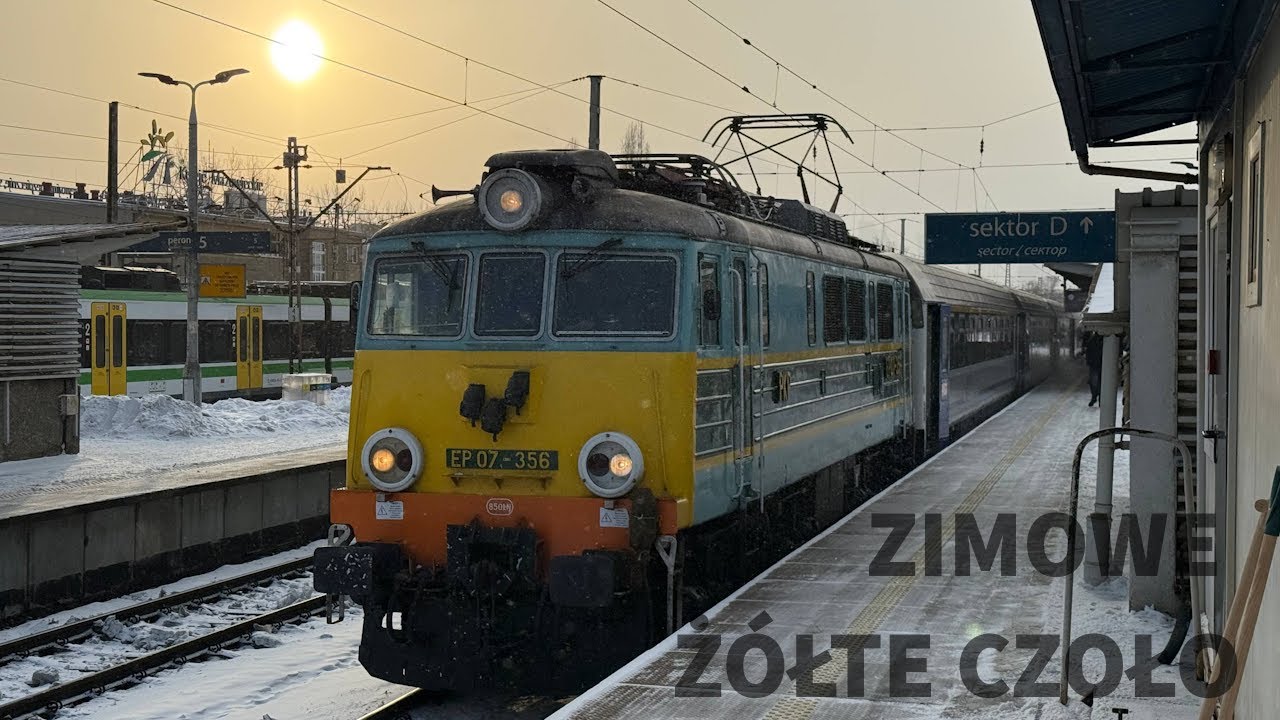 EP07-356 na Warszawie Centralnej i inne pociągi