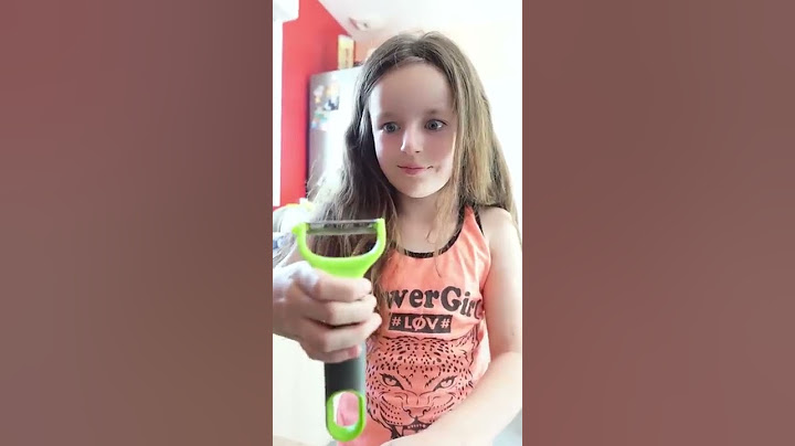 Ma fille prépare à manger