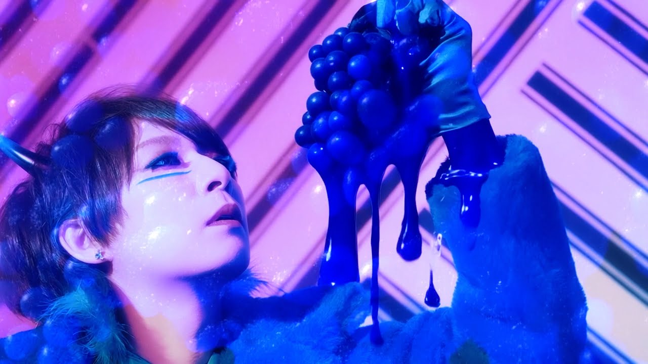 MV – kameleo